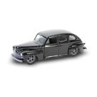 Miniatura Ford Fordor Super Deluxe Lowrider 1948 - Black Bandit Série 29 - Greenlight - 1:64