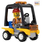 Minifigura LEGO City Airport - Trabalhador da Construção Civil com Carro