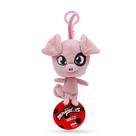 Miraculous Ladybug Kwami Lifesize Daizzi, brinquedos de pelúcia de porco de 5 polegadas para crianças, brinquedo de pelúcia colecionável supermacio com olhos brilhantes e chaveiro de mochila combinando cores (Wyncor)
