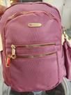 Mochila feminina média com estojo Mochila feminina média com estojo