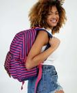 Mochila juvenil Clio listas com detalhes frontal em fivela Mochila juvenil Clio listas com detalhes frontal em fivela