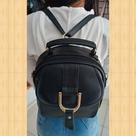 Mochila que vira bolsa