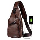 Mochila Sling Bag Peicees Leather Sling para homens com porta USB