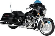 Modelo de motocicleta Harley-Davidson 2015 Street Glid em escala 1:12