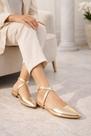 Mule Feminino Bico Fino Sapatilha Bailarina Sapato Feminino Dourado Detalhes Metalicos de Ilhós nas Tiras das Fivelas