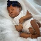Muñeca Reborn Bebé GUESSBELLY Dormida 45 cm con Cuerpo de Tela Suave