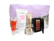 Necessaire Lilás e Prata com produto facial e maquiagem