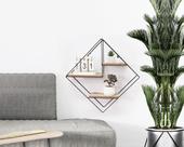 Nicho para decoração aramado triangular c/ prateleiras preto com cru Nicho para decoração aramado triangular c/ prateleiras preto com cru