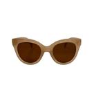 Óculos de sol feminino Malcô redondo nude com lentes marrom total