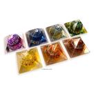 Orgonite 7 Pirâmides Dos Chakras Com Flor da Vida 3x4,5cm