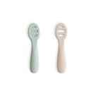 Pacote com 2 colheres de bebê mushie Silicone First Feeding