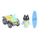 Pacote de bonecos e veículos Toy Bluey Beach Quad com Bandit