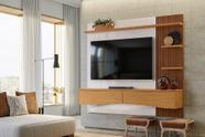 Painel p/ TVs até 65" Europa Off White Perolizado/Tauari Ripado - Lukaliam