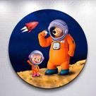 Painel Redondo Urso e Menina Mars Capa Sublimada de Festa Tamanho Grande ou Mini Decoração Infantil Painel Redondo Urso e Menina Mars Capa Sublimada de Festa Tamanho Grande ou Mini Decoração Infantil