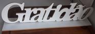 Palavra gratidão em mdf branco