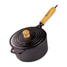 Panela de Ferro Caçarola 18 cm 1,9 L Com Cabo de Madeira e Alça de Ferro - Fundição Santana Panela de Ferro Caçarola 18 cm 1,9 L Com Cabo de Madeira e Alça de Ferro - Fundição Santana