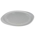 Panela de Pizza Farberware Antiaderente 39,37cm - Isolada e na Cor Cinza Claro