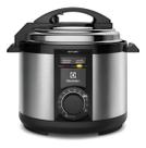 Panela de Pressão Elétrica Electrolux 5L Cor Inox Efficient por Rita Lobo PCE20 - 127V Panela de Pressão Elétrica Electrolux 5L Cor Inox Efficient por Rita Lobo PCE20 - 127V