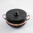 Panela em pedra sabão com alça cobre de núnero 2 curada