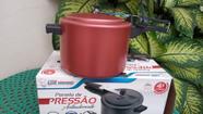Panela pressão vermelha