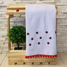 Pano de Prato Copa Master Branco Bordado Joaninha Vermelha com Pompom Vermelho