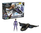 Pantera Negra Wakanda Forever Boneco Shuri 15 Cm e Veiculo Nave C/ Lançador Disco Vibranium - Hasbro Pantera Negra Wakanda Forever Boneco Shuri 15 Cm e Veiculo Nave C/ Lançador Disco Vibranium - Hasbro