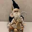 Papai Noel Verde E Dourado Sentado 28 Cm - Unidade
