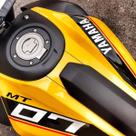 Par De Adesivos Laterais Tanque Yamaha Mt07 Preto Vermelho