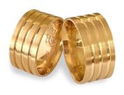 Par de Alianças de Casamento Hera Ouro 18K com Frisos 10mm Par de Alianças de Casamento Hera Ouro 18K com Frisos 10mm