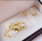 Par de alianças de namoro diamantada banhada a ouro 18K 2mm + solitário