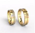 Par de Aliancas Luna em Ouro 18K com 4 mm e meia volta de pedras e uma pedra flutuante