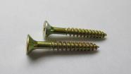 Parafuso para Aglomerado 6x70mm Cabeça Chata Phillips Aço Dourado 100 Peças
