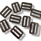 Passante Plástico 20x25mm 2 vias modelo 01 - Cor Preto 1000un