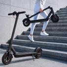 Patinete Elétrico com Amortecedor Premium Dobrável 35km até 120kg Motorizado 500W
