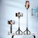 Pau de Selfie com Tripé Controle Remoto e Altura Ajustável para Fotos e Filmagens na Horizontais e Verticais Incríveis