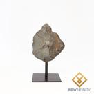Pedra Hematita Bruta na Base de Metal
