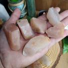 Pedra quartzo goiaba bruto 4 a 6 cm - alegria e bem estar - cristal natural