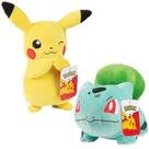 Pelúcia Pokémon Pikachu & Bulbasaur 20 cm Kit com 2 - A partir de 2 anos Pelúcia Pokémon Pikachu & Bulbasaur 20 cm Kit com 2 - A partir de 2 anos