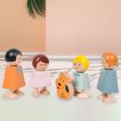 Personagens montessori, educação primeira infância, blocos de construção, brinquedos da família