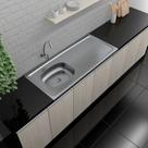 Pia de Cozinha em Aço Inox de 120cmx53cm Deslocada para Esquerda Concretada lisa com válvula Bali