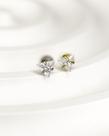 Piercing Labret com Triângulo de Zircônia em Titânio - Joia Minimalista Piercing Labret com Triângulo de Zircônia em Titânio - Joia Minimalista