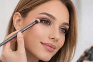 Pincel para Iluminador Facial Profissional Cerdas Macias, Alta Precisão, Acabamento Natural Life Form Beauty