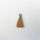 Pingente 2,5cm Marrom Claro C/ Argola Dourada Franja de Seda (Tassel) - 10 unidades