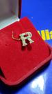 Pingente Letra R Ouro18 Kilates 10 mm Peso 1.00 Gramas Com Ouro Branco e Damentaes Somente esse na Letra R