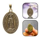 Pingente Medalha Nossa Senhora das Lágrimas e Jesus Manietado Dourada