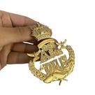 Pingente nas Mãos de Deus - Banhado a Ouro 18k