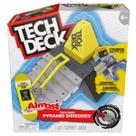 Pista Pyramid Shredder + Skate de Dedo Almost - Tech Deck