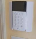 Placa de montagem em parede SimpliAccessories para teclado SimpliSafe