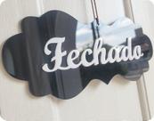 Placa de Sinalização Aberto e Fechado em Acrílico Preto e Branco