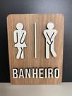 Placa de Sinalização Banheiro em MDF - Bonecos Divertidos Masculino e Feminino